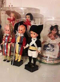 8 bambole da collezione 