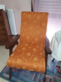 poltrona con spalliera reclinabile