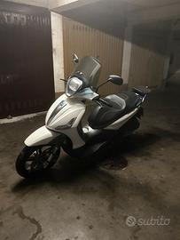 Scooter Beverly 350 ST i.e. ABS ASR