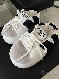 Pantofole a forma di sneakers KADO Fashion bianche