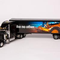 CAT® M-SERIES MOTOR GRADERS MURAL TRUCK 1:50
