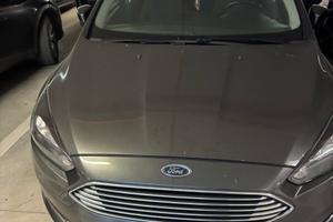 Auto Ford Focus 1500 Diesel Mod Titanium
