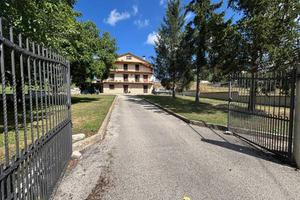 Appartamento di 180 m² con 4 locali a Leonessa