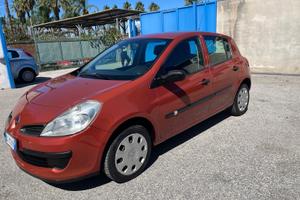 Renault clio 5P-1.2 benz - full -2007