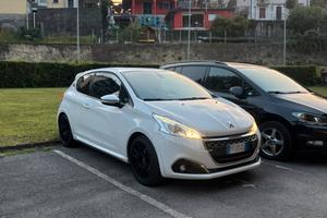 Pegeot 208 GTI