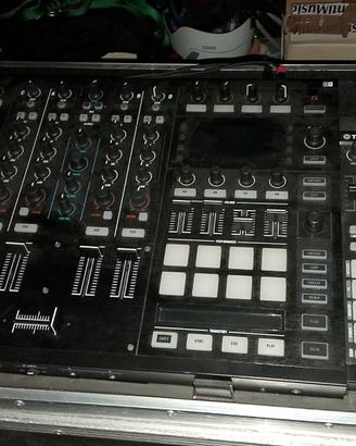 Traktor s8 + fly case + licenza Traktor Pro 3