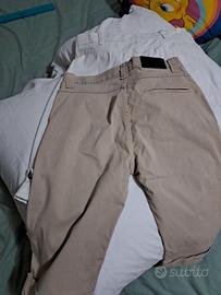 Due pantaloni al ginocchio bianco e beige taglia S