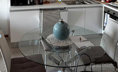 Tavolo rotondo vetro 110 cm e 4 sedie Calligaris