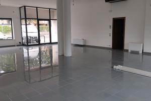 Negozio 107 mq fronte strada Montebelluna tv