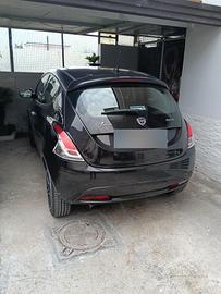 Lancia Ypsilon Hibrida 