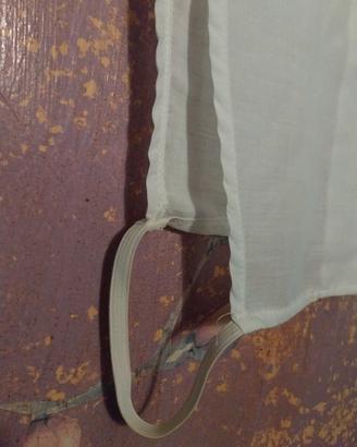 pettorina camicetta con ricamo