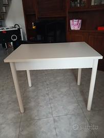 Tavolo rettangolare allungabile 