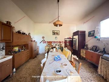 Casa, Campofelice di Roccella.