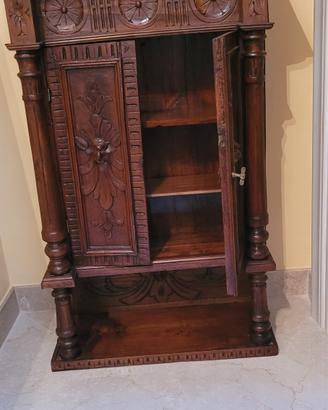 mobiletti in noce antico