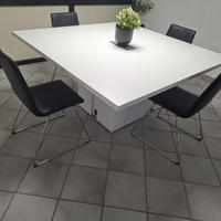 Tavolo riunioni quadrato Colombini