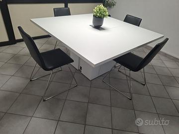 Tavolo riunioni quadrato Colombini