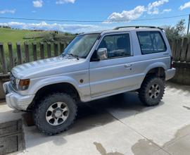 MITSUBISHI Pajero ('82-'00) - 1998