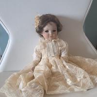 Bambola in porcellana