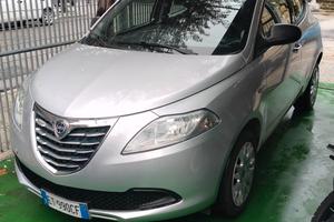 Lancia Ypsilon 0.9 TwinAir 85 CV 5 porte Metano Ec