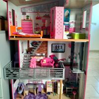 Casa di Barbie grande con accessori