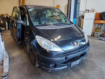 Ricambi PEUGEOT 1007 1360cc VTR del 2006