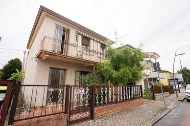Villa di 124 m² con 4 locali a Montegrotto Terme