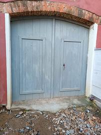 Portone  in legno massello 