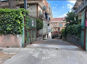 Garage Battiati centro 40 mq