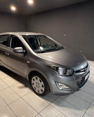 HYUNDAY I 20 DEL 2013 1200 GPL VALIDO FINO 2033