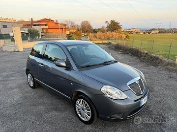 Lancia Ypsilon 1.2 69 CV Unyca