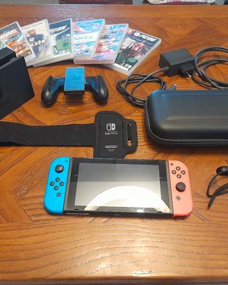 Nintendo Switch+Dock+8 giochi+Custodia rigida