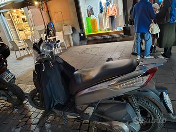 Kymco People 300