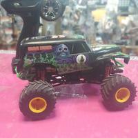 mini grave Digger 1/24