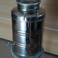 Due serbatoi / contenitori in acciaio inox 