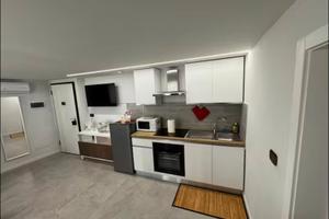 Bari- B&B- VIA PETRELLI- RIFINITO- 1 piano