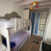 Cameretta con letto a castello