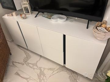 Mobile di pregio  da salotto con vetrina