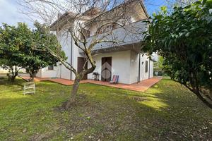 TRIFAMILIARE A MONTECATINI-TERME