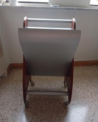 Carrello con ruote 