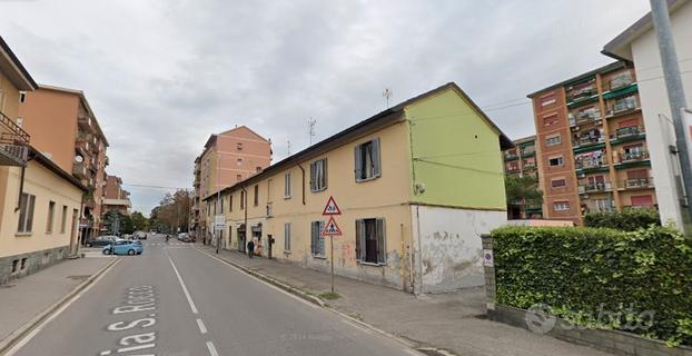 Ampio quadrilocale 100mq con posto auto a monza