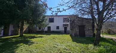 Rustico / Casale di 100 m² con 2 locali e box auto