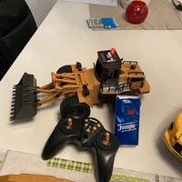 Escavatore con ruote radiocomandato