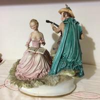 Sopramobile in ceramica Capodimonte