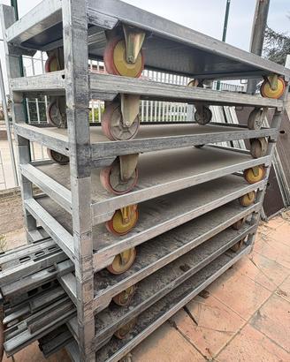Carrelli standard per piantine/fiori