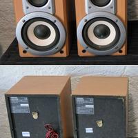 Varie coppie di diffusori stereo