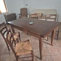 tavolo più sedie 