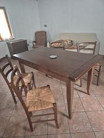 tavolo più sedie 