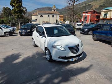 Lancia Ypsilon 1.2 69 CV 5 porte S&S Silver