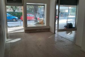 Locale per ufficio o negozio a Rivabella