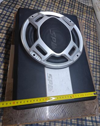 subwoofer compatto perfettamente funzionante 